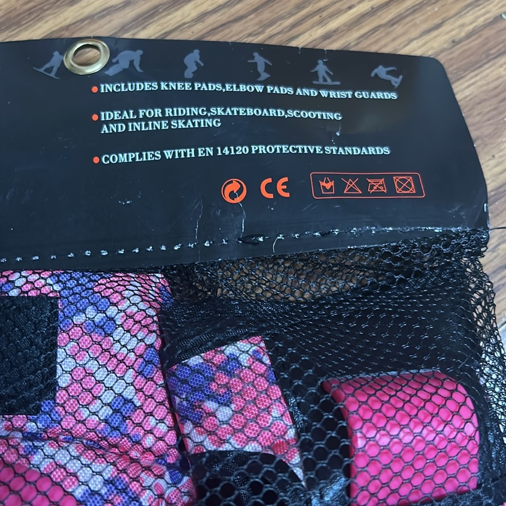 NWOT White fang knee pads, elbow pads, wrist guards in gray & pink size medium. - Picture 2 of 6